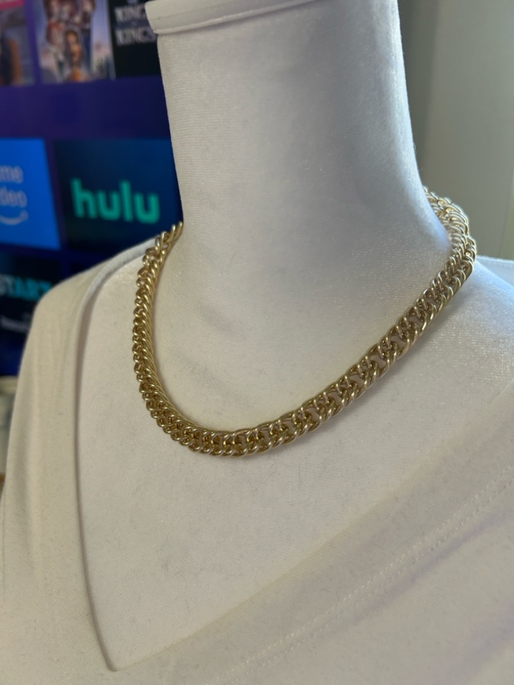 Sabika Gold Chain Necklace for Women - Classic Cuban nwt v lightweight